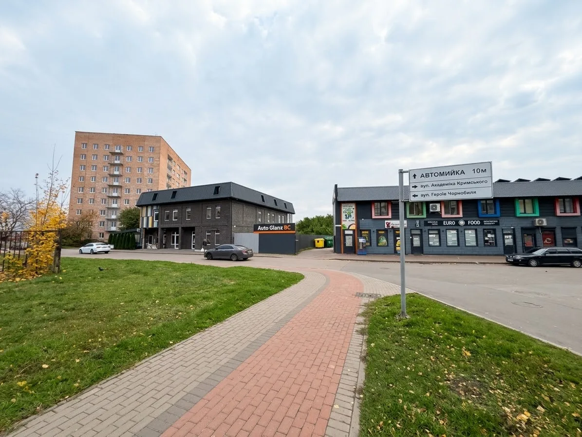 Територія та приміщення комплексу